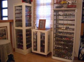 コレクションの数に比例して増えるディスプレイケース