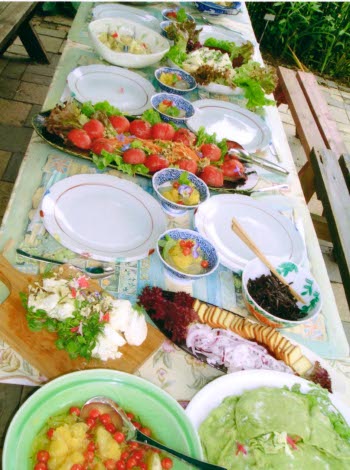 色鮮やかでヘルシーな料理。毎日の食卓がパーティのようです。